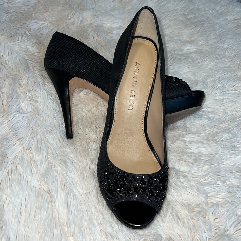 Antonio Melani size 7.5 open toed heel